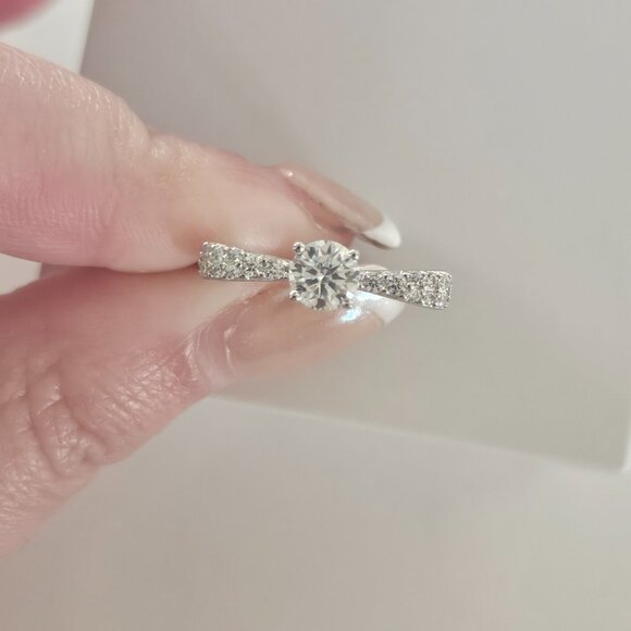 Moissanite Bow Ring – Sterling Silver 925 – Minimalist & Cute Gift - Picture 5 of 5